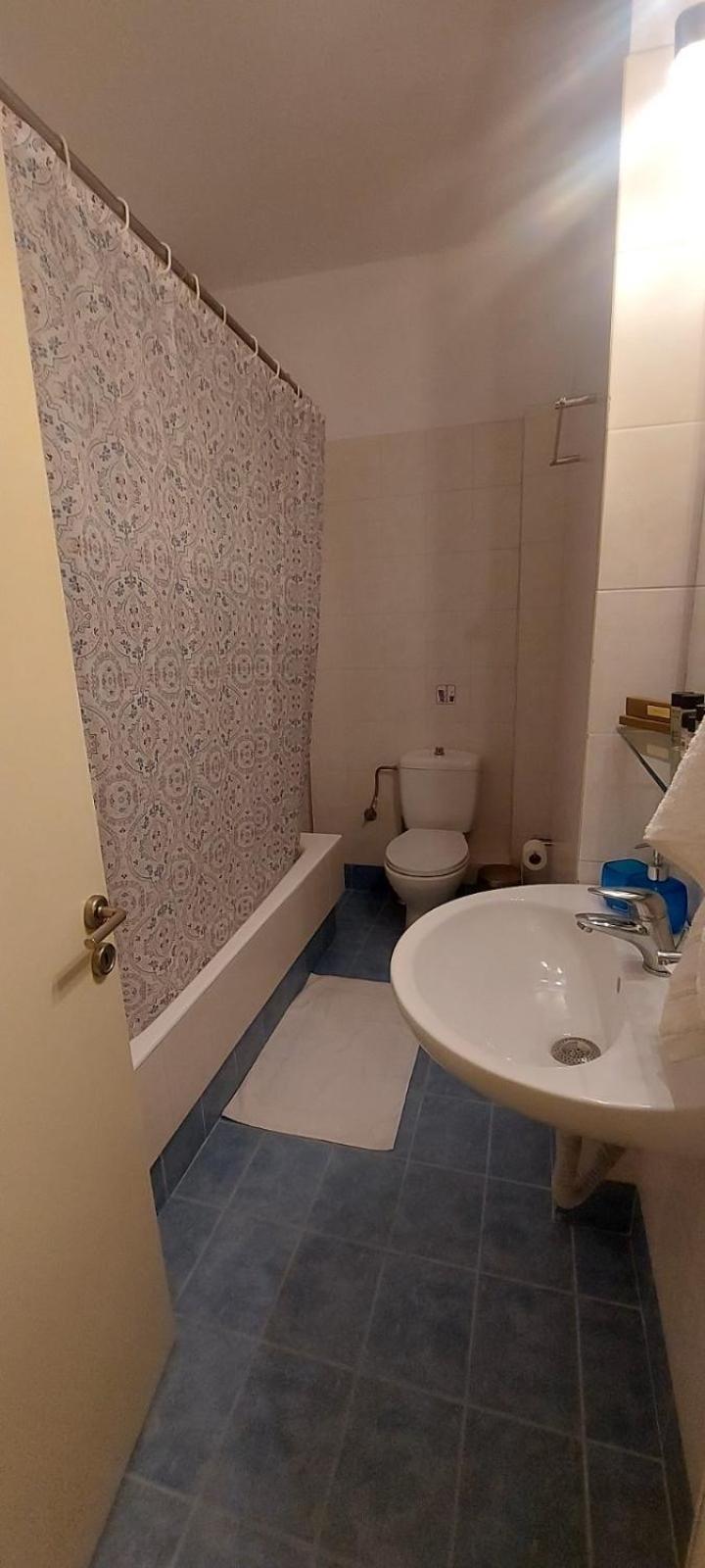 Central Comfy Home Kalamata Ngoại thất bức ảnh